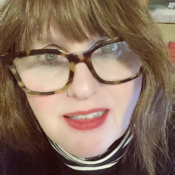 Meet your Posher, Kristin - Picture 1 of 1